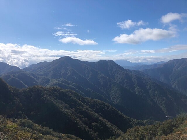 丹沢山塊の景色
