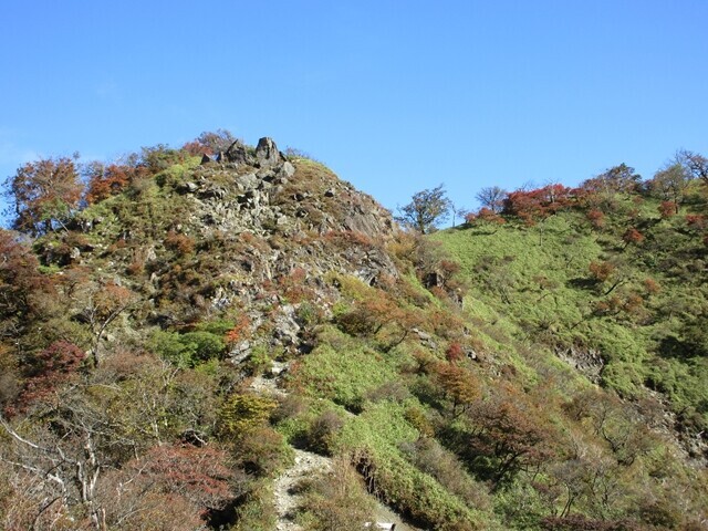 沢主脈縦走日帰り登山のルートの核心部になるのが鬼ヶ岩の鎖場