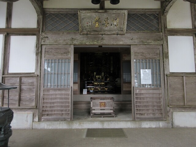 身延山奥之院でも参拝の様子
