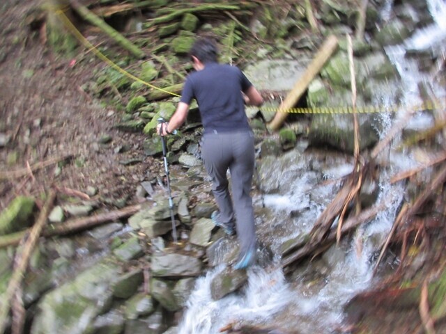 樽峠も何ヶ所か渡渉がある様子