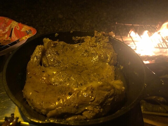 奥山温泉キャンプ場で食べたステーキ肉