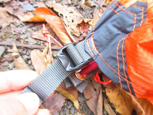 フライシートのアジャスター調整のやり方