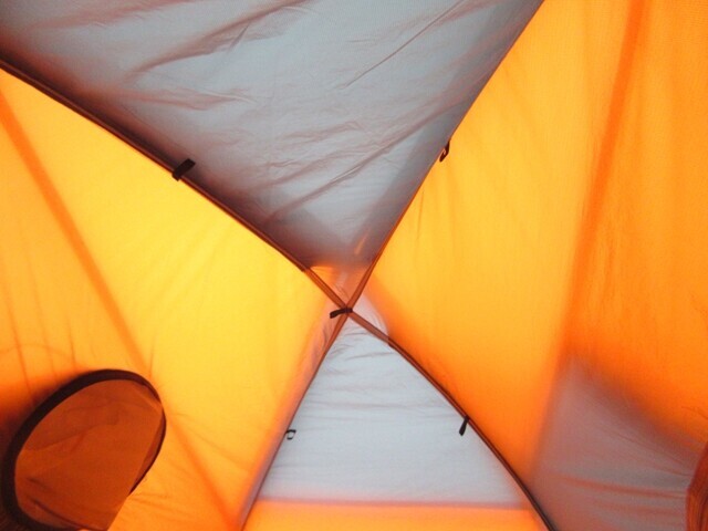 カミナドーム２の天井部分のループの様子