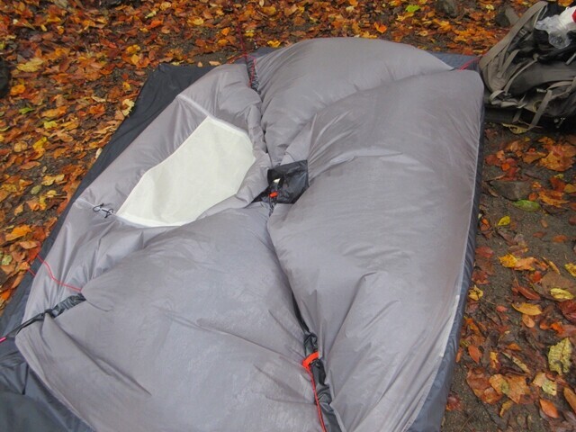 カミナドーム２のテント本体からポールを外せば撤収は完了