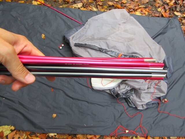 必ずテントポールの真ん中から外して撤収する