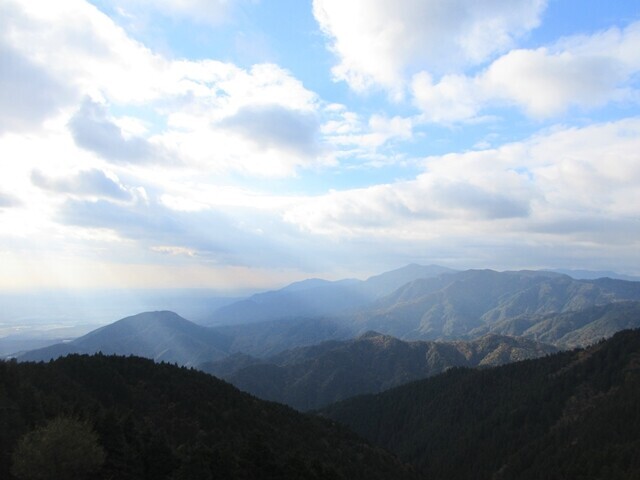 竜ヶ岳遠足尾根からの三重県の山々の景色