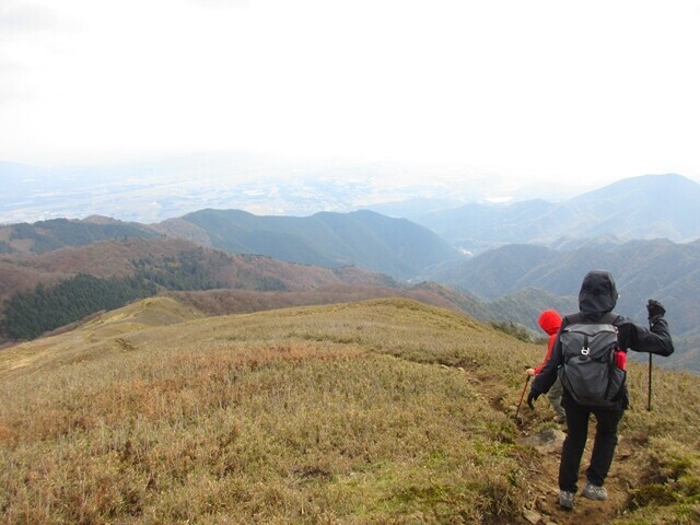 五階滝、魚止滝を楽しめる中道コース登山の様子