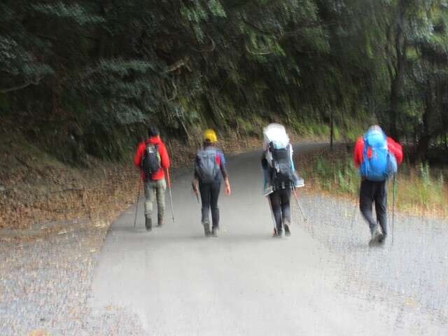 無事に入道ヶ岳から下山の様子