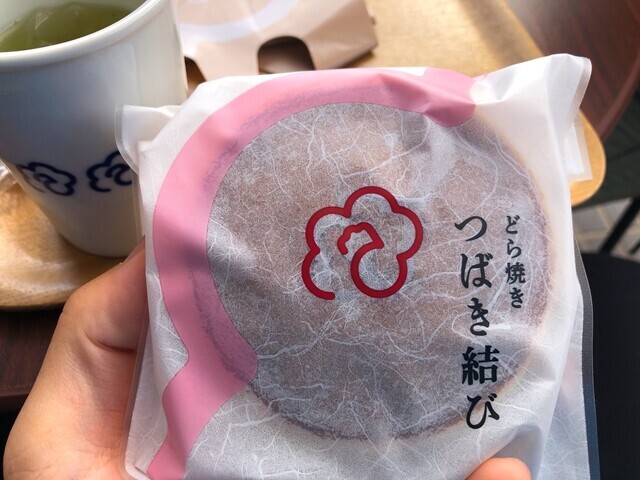 椿茶園のどら焼きレビュー開始の様子
