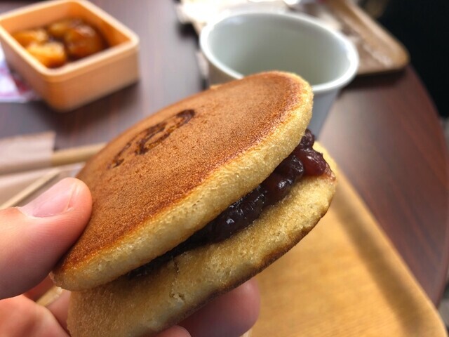 椿茶園のどら焼きのアンコの量
