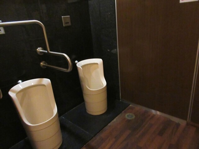 万葉の湯みなとみらいのトイレの様子