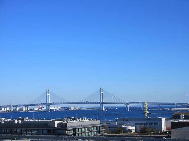 万葉の湯みなとみらい店からベイブリッジの景色
