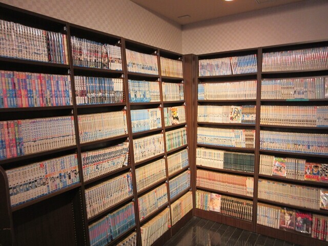 万葉の湯みなとみらい店の漫画コーナーの様子