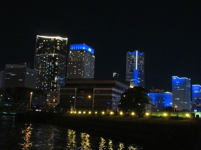 横浜みなとみらいの夜景