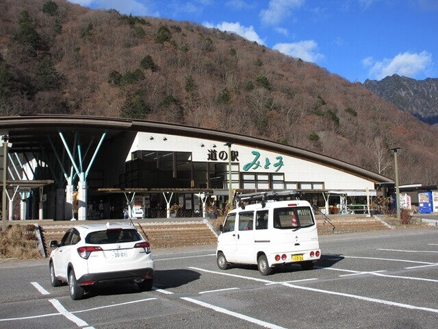 笠取山テントで利用した駐車場