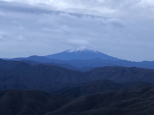 奥秩父主脈縦走路から見る富士山の景色