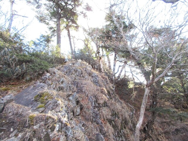 西御殿岩の岩場のルート