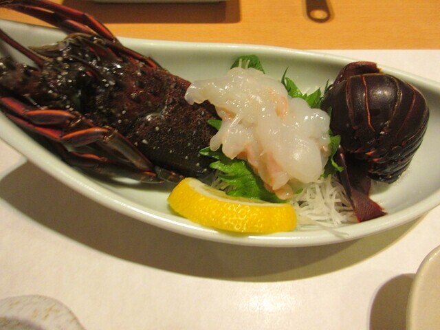 下田大和館のディナーのイセエビ