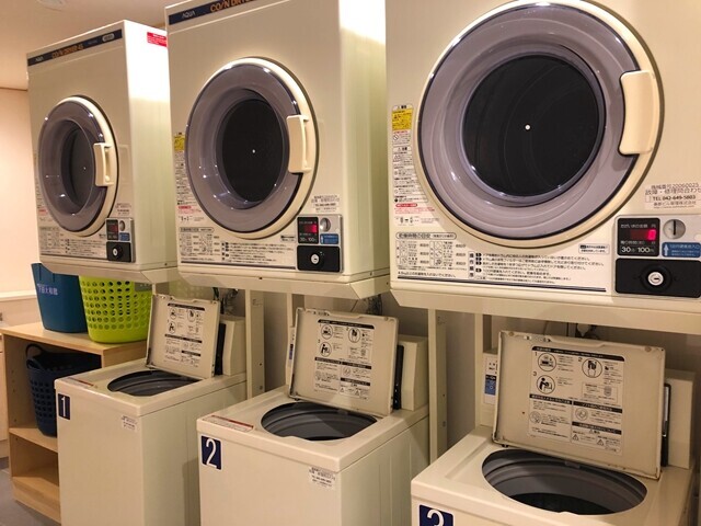 下田大和館の洗濯機と乾燥機
