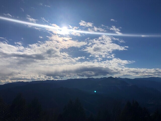 伊豆ヶ岳登山ルートからの景色