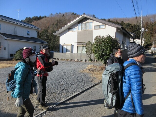 野上駅から長瀞アルプスを利用して宝登山へ登山した山仲間