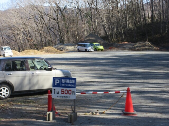 宝登山ロープウェイの利用者用の駐車場