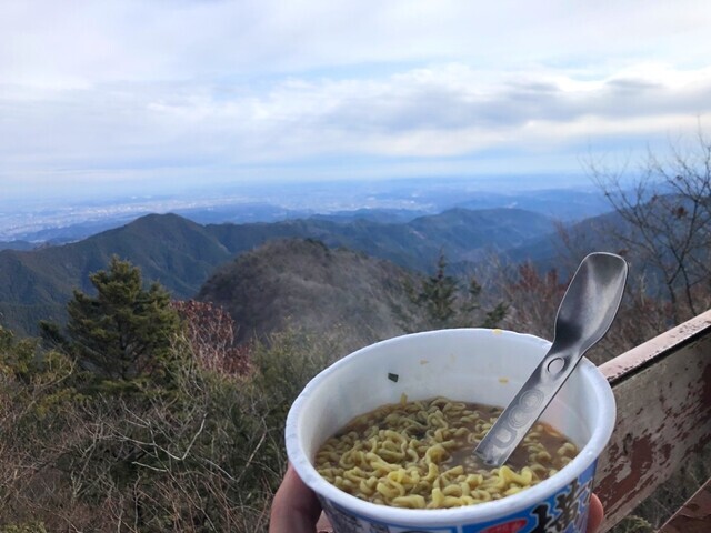 高岩山の展望台で食べたラーメン