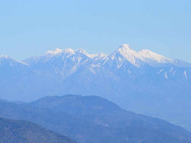 醍醐山の登山ルートから八ヶ岳景色