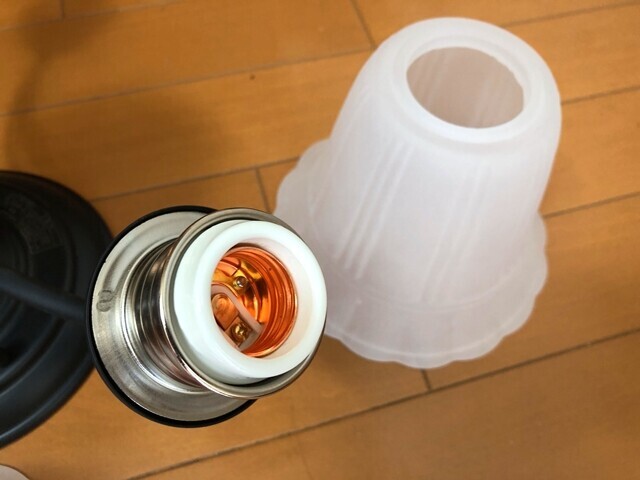 コイズミ照明のシャンデリア用のＬＥＤランプ交換の仕方