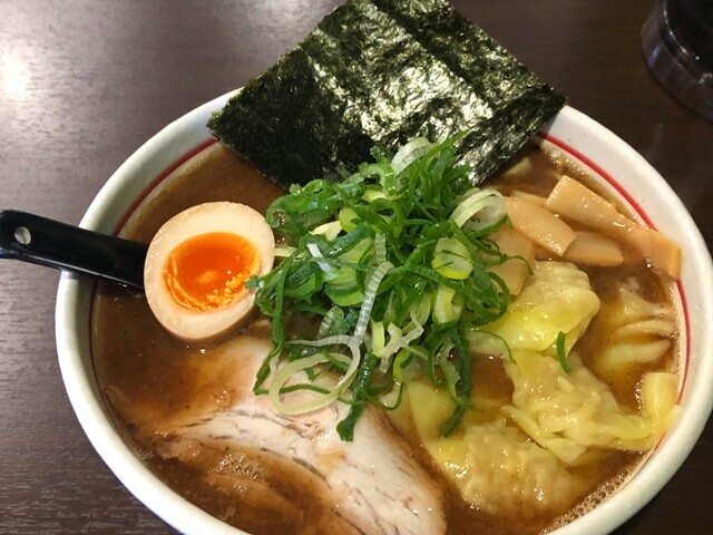 ラーメン研究所厚木レビューの様子