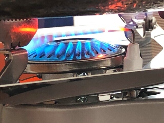 ワタ二カセットコンロフォールディングキャンプストーブの火力の様子レビュー