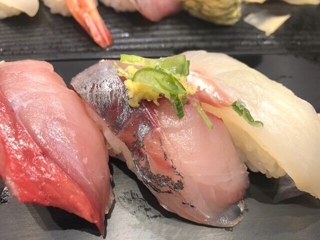 綺麗なすし玉富山のお寿司の様子