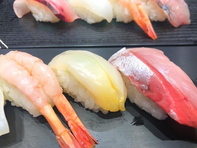 すし玉のブリのお寿司