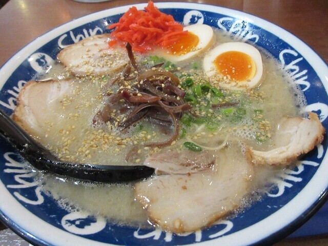 博多ラーメンshinshin(しんしん）レビュー