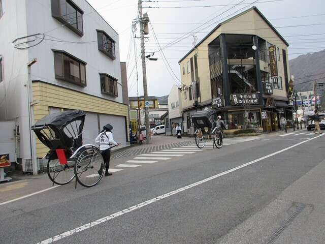 由布院駅の人力車