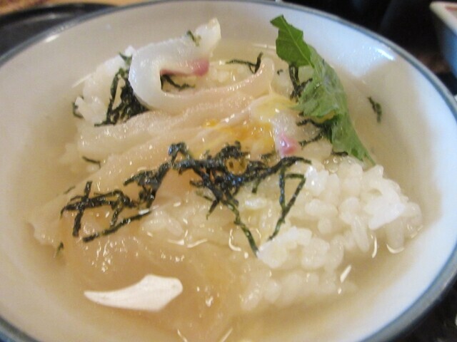 かどや本店の鯛めしのお茶漬け
