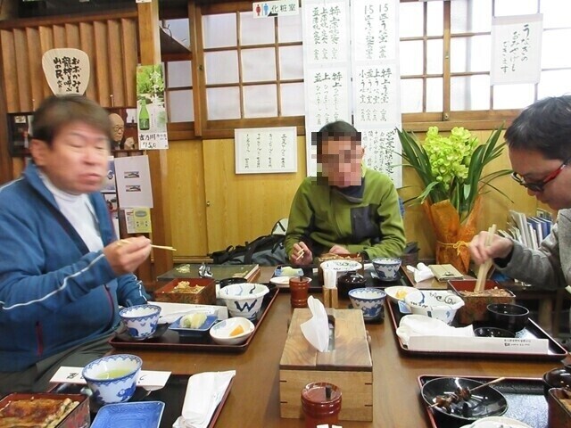 吉見屋の鰻重が美味しい様子