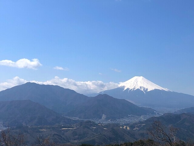 高川山の山頂からの富士山の絶景