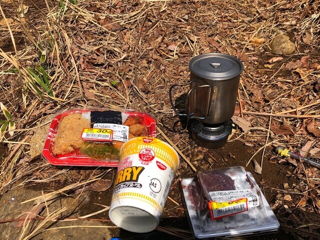 高川山で山飯の様子とメニュー