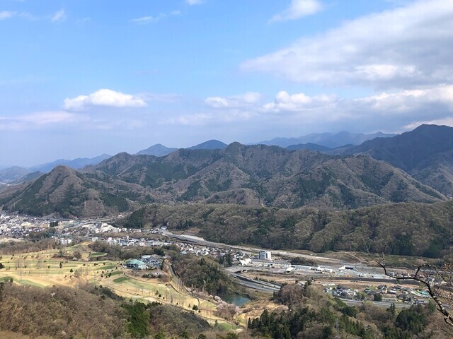 花吹山登山ルートからの御前山、馬立山方面の景色