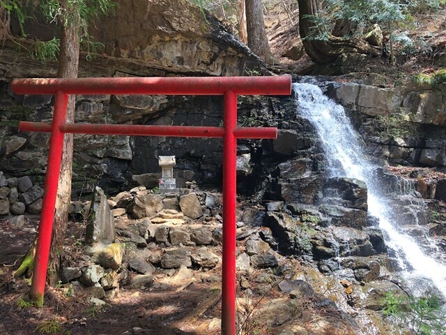白滝神社