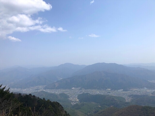 三つ峠山から眺める御正体山方面景色