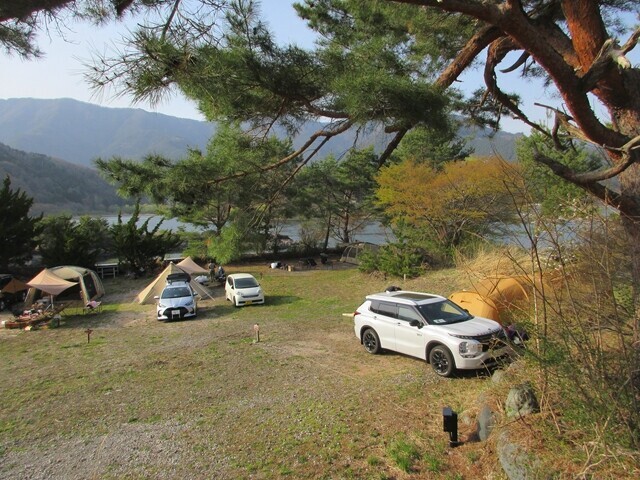 ＣＡＭＰＳＡＴＯＭＩＹＡのサイトを見下ろした写真
