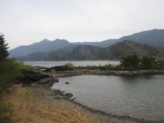 ＣＡＭＰ ＳＡＴＯＭＩＹＡのレビューと河口湖の景色