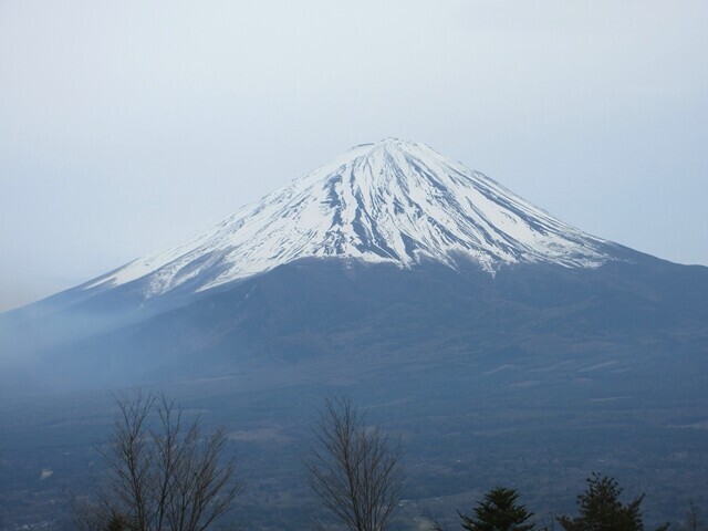 足和田山の山頂からの富士山の景色
