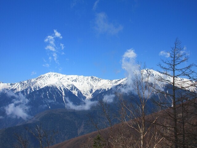火事場跡からの白峰三山の景色