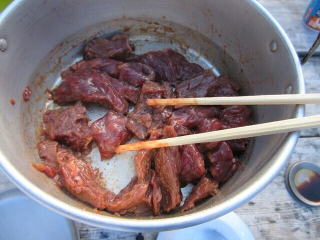 南御室小屋テント泊で焼いた牛肉