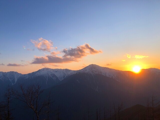 南御室小屋テント泊で見た夕日の景色