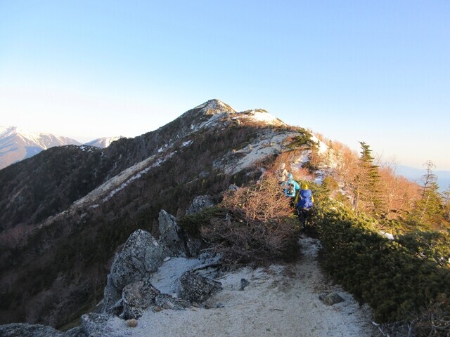 最高峰観音岳への登山ルートの様子