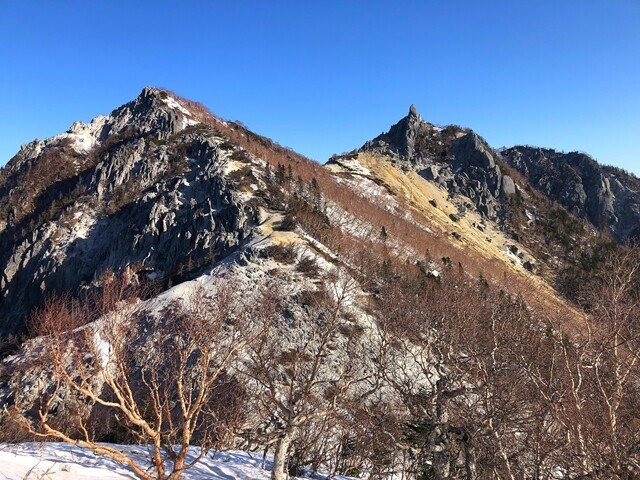 目指す鳳凰三山地蔵岳遠望